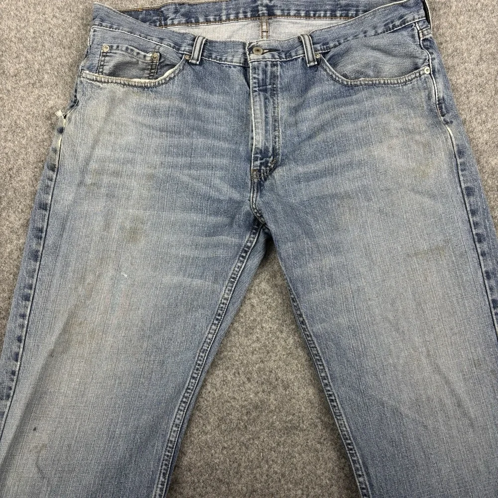 Levi's 559 Jeans Mens 38x34 Straight Leg Light Wash Distressed‎ Faded Blue Denim